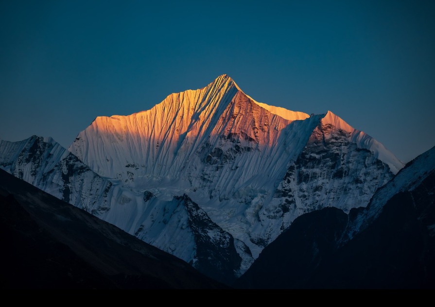 Sunrise at Kyanjin Gompa